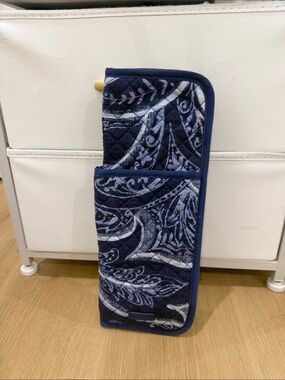 Vera Bradley - Quilted Navy Blue Floral -  Straightener holder